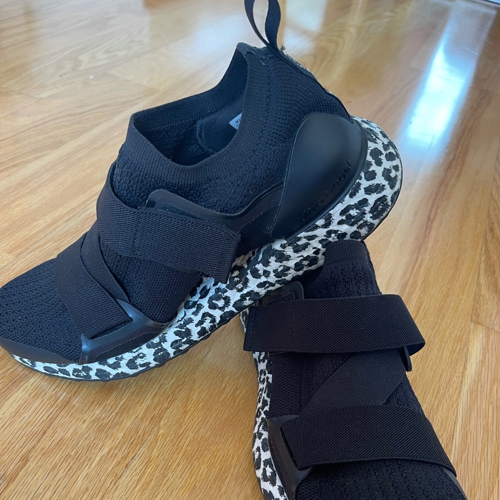 Women’s Black Athletic Slip-On Sneakers with Leopard Print Sole